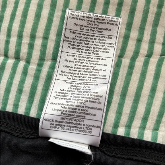 ASICS Knit Walking Shorts EUC Size Medium - Picture 3 of 6